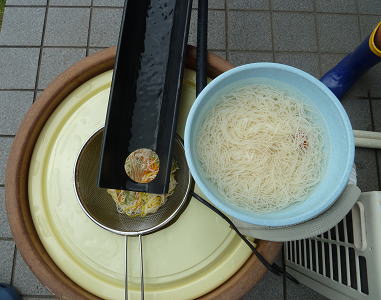 色の付いたそうめんも楽しい